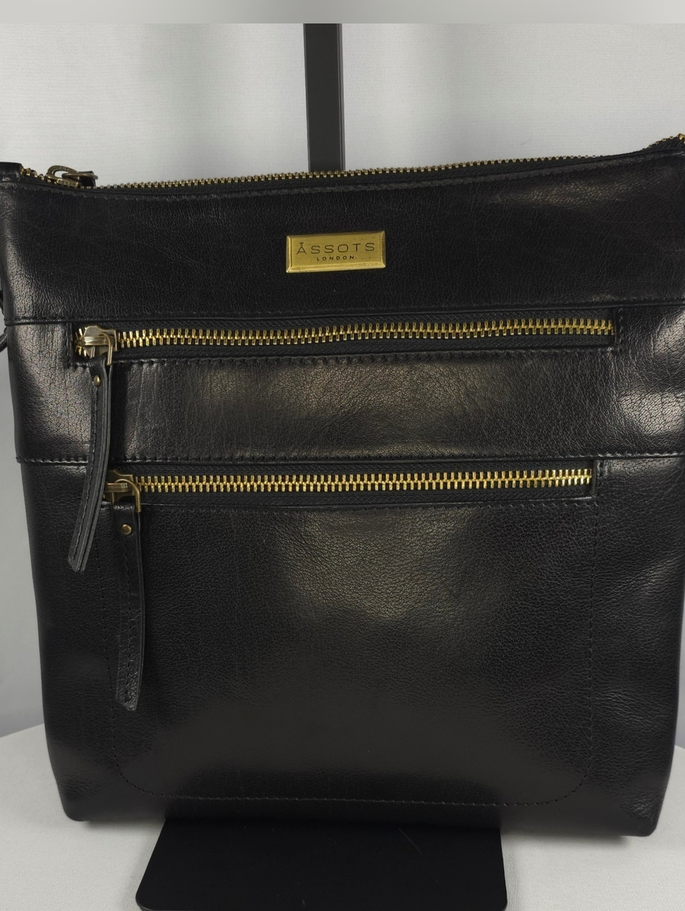 👜 Assots London Black Leather Crossbody Bag Multi Zip Pockets Classic Everyday - Picture 8 of 13